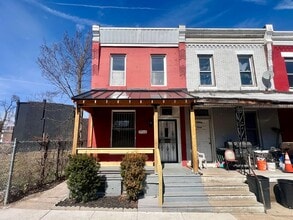Building Photo - 2165 W Grange Ave