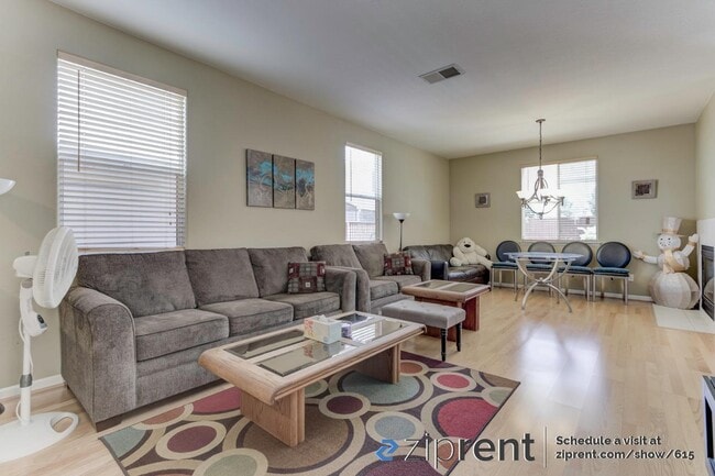 Foto del edificio - 2364 Clemente Ln