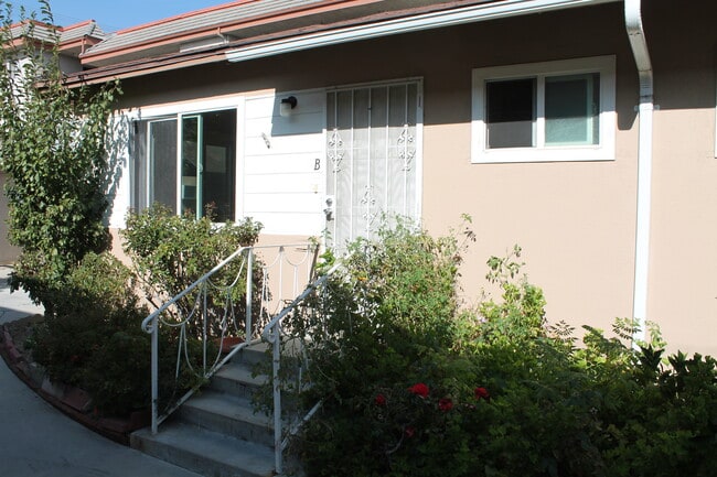 Building Photo - 445 E Providencia Ave