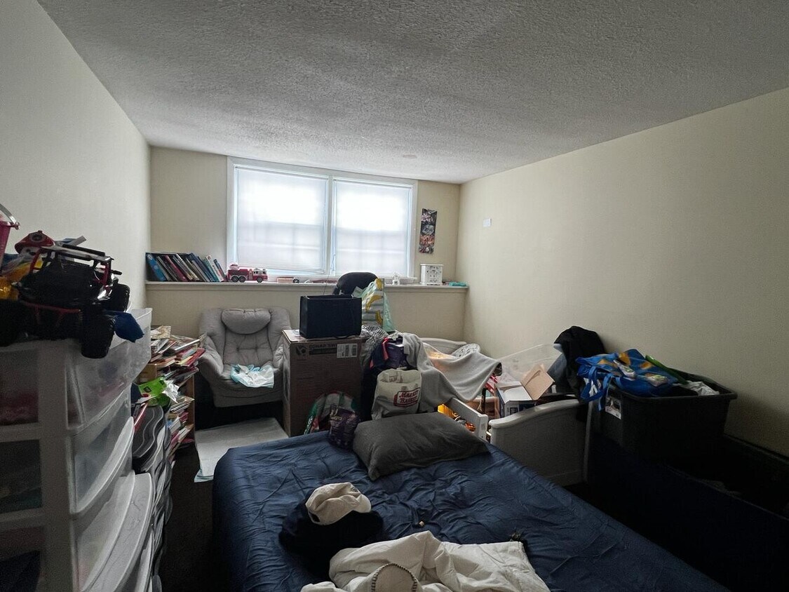 40 Dinan Dr Unit 40D 6, Gardner, MA 01440 Condo for Rent in Gardner