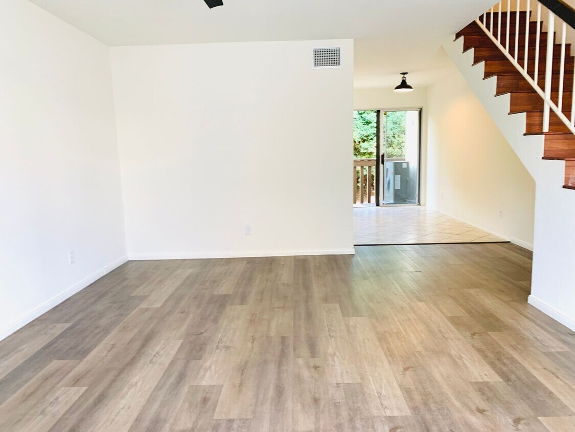 Primary Photo - UPDATED 2 BEDROOM/1.5 BATH CONDO IN CHOLLA...