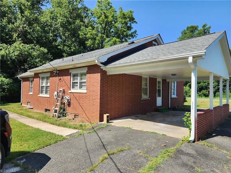 Building Photo - 571 Lovers Ln
