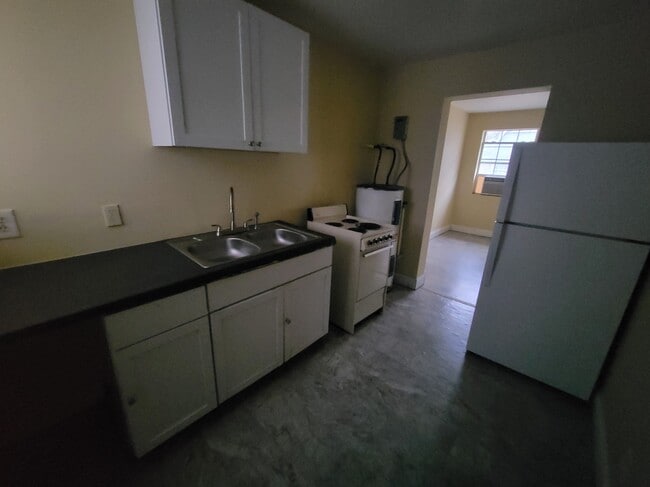 Building Photo - Pursley Court Apartments