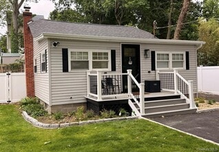 Building Photo - 129 Westbury Dr