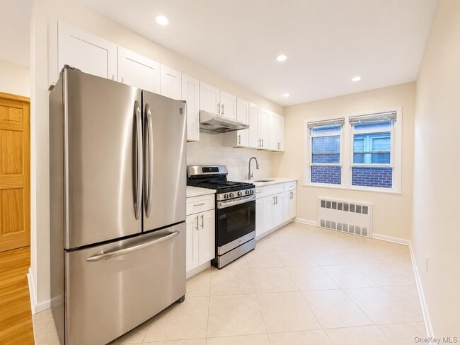 Building Photo - 61-34 76th St