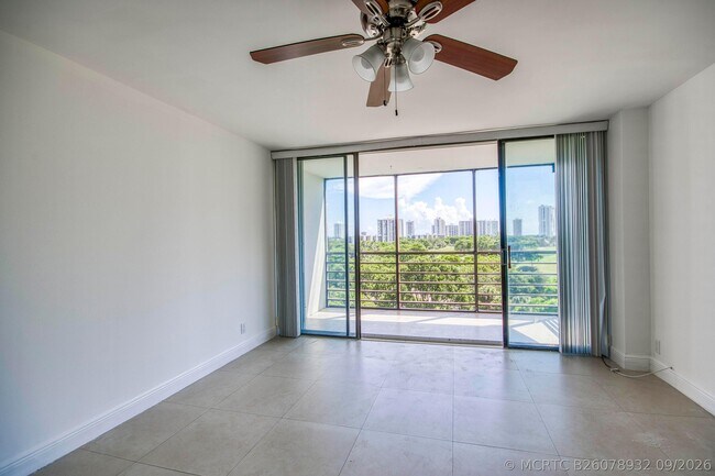 Foto del edificio - 20400 W Country Club Dr