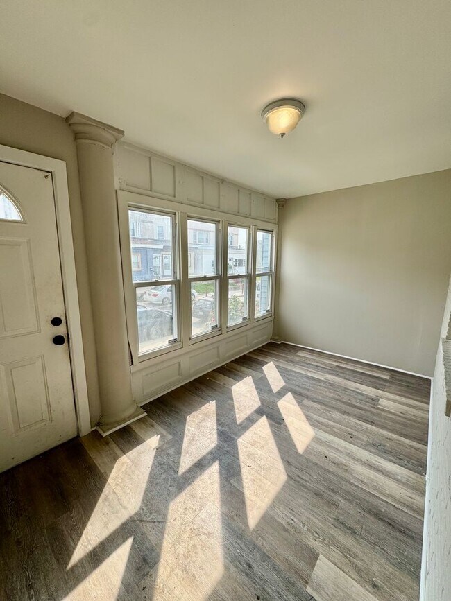 Building Photo - Charming 3-Bedroom Home in Southwest Phila...