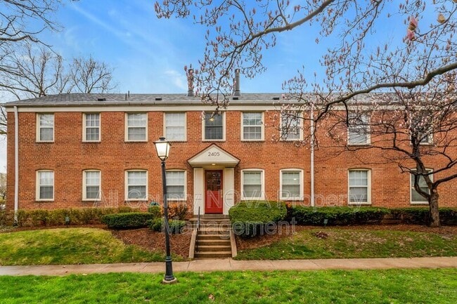 Building Photo - 2405 Arlington Blvd