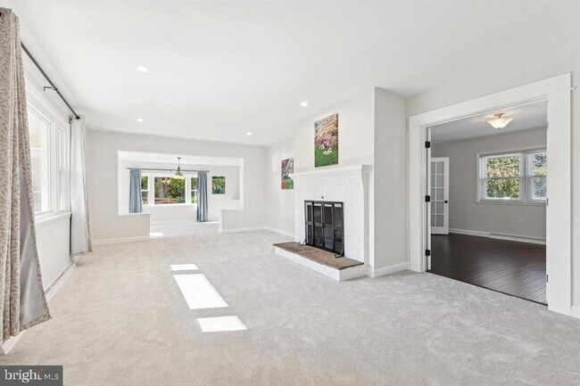 Foto del edificio - 22810 Ridge Rd