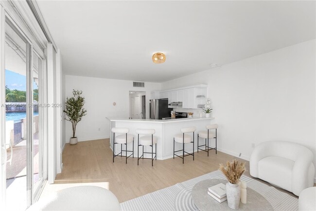 Building Photo - 770 NE 69th St