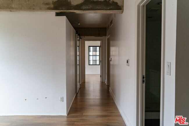 Foto del edificio - 416 S Spring St