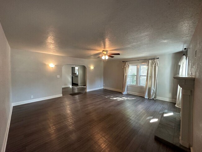 Foto del edificio - Charming 3-bed, 2-bath.