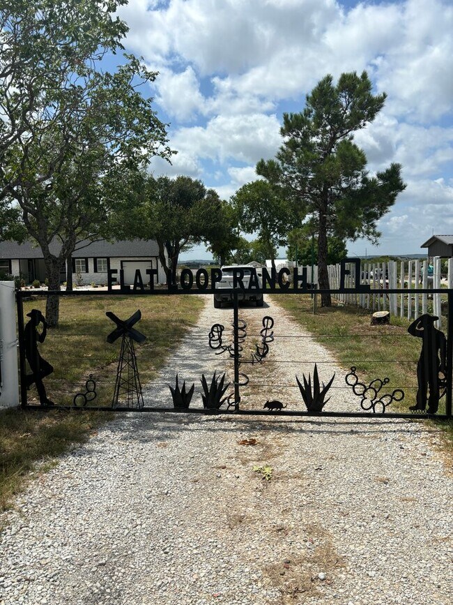 Foto del edificio - FarmHouse with Room for Everyone