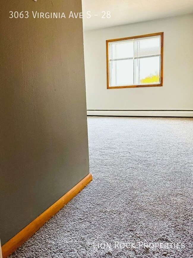 Foto del edificio - Cozy one bedroom in St. Louis Park for $11...