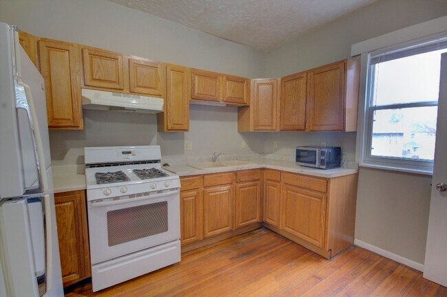 Building Photo - SL AAC907