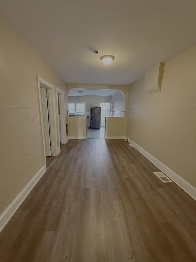 Photo - 1913 W 2nd St House