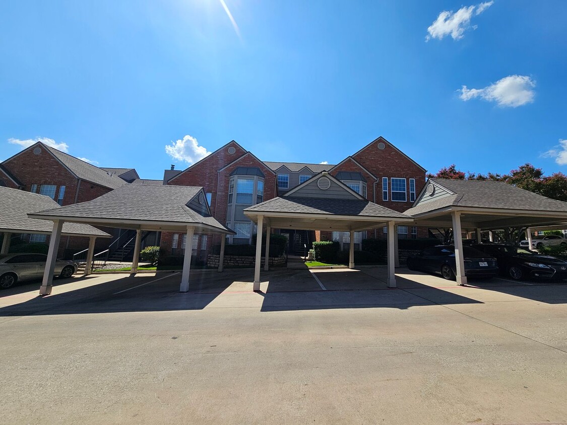 Foto principal - Ready for immediate move in!