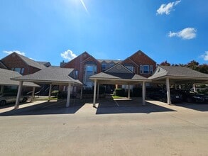 Building Photo - 12660 Hillcrest Rd