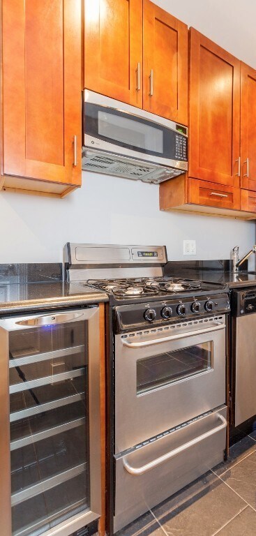 Foto del edificio - 380 E 10th St