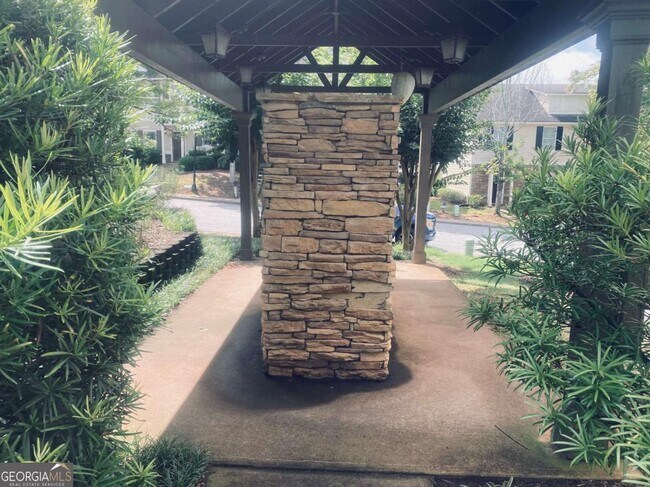 Foto del edificio - 236 Center Park Ln