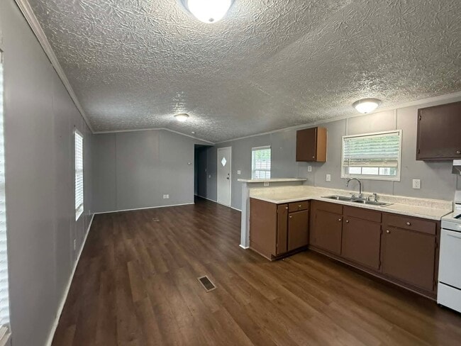 Building Photo - 1236 N Oaklane Rd
