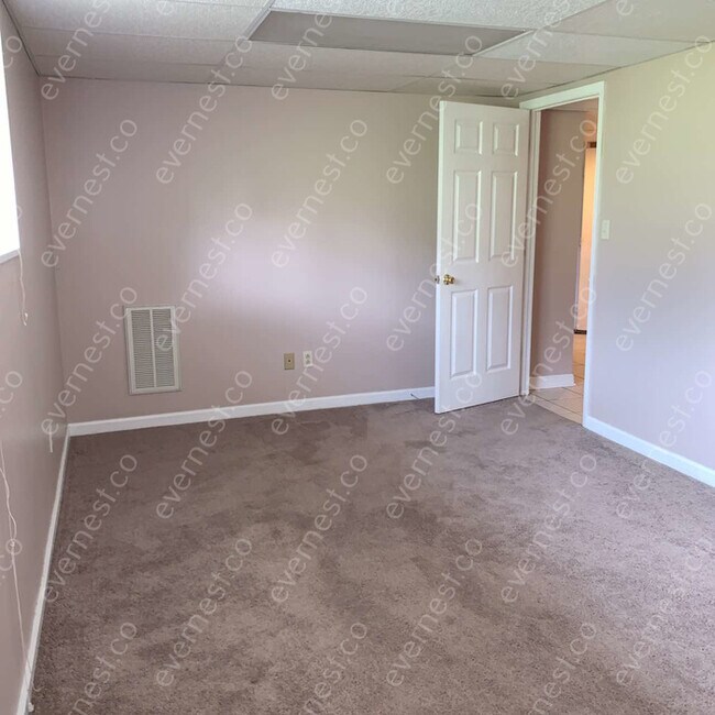 Building Photo - 114 Shady Brook Ln