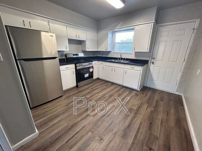 Foto del edificio - 704 W Oak St