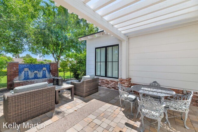 Foto del edificio - 5 br, 6 bath House - 4202 N 64th St