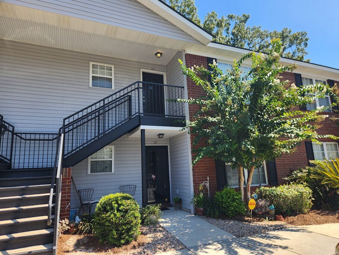 Primary Photo - Updated 2 Bedroom 2 Bath Condo in Gated Co...