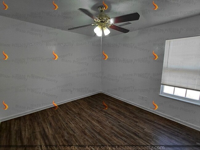 Building Photo - Easy Living, 3 Bedrooms