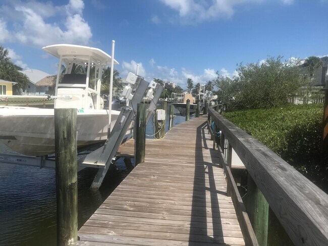 Foto del edificio - 2476 Harbour Cove Dr