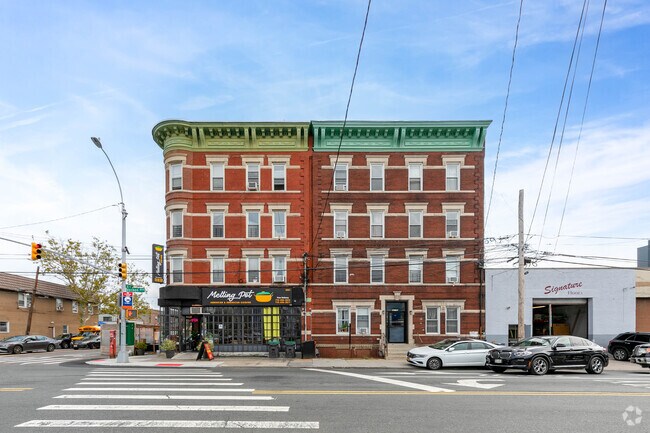Building Photo - 3605 Vernon Blvd