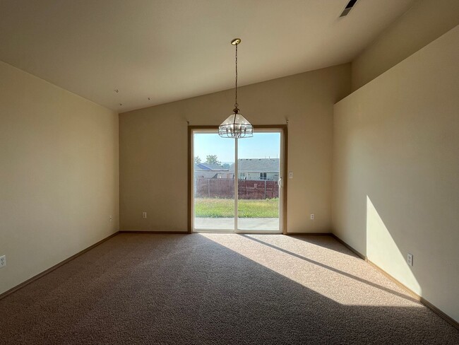 Building Photo - 3 Bedroom 1 level home in West Pasco - Pet...