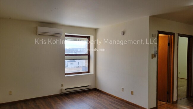 Building Photo - 505 Ash St