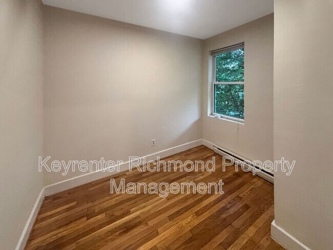 Foto del edificio - 2807 Barton Ave