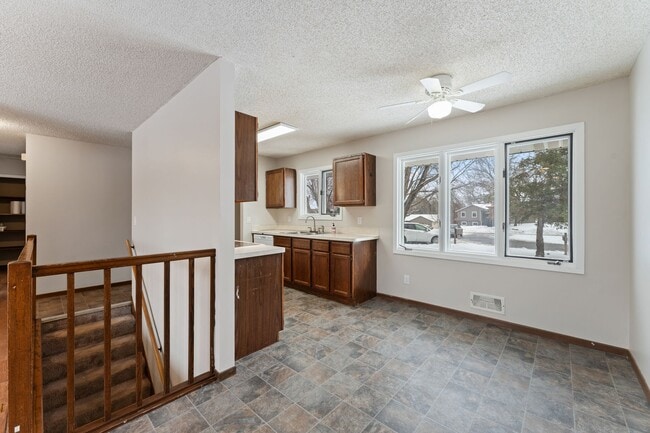 Building Photo - 4765 Penkwe Cir