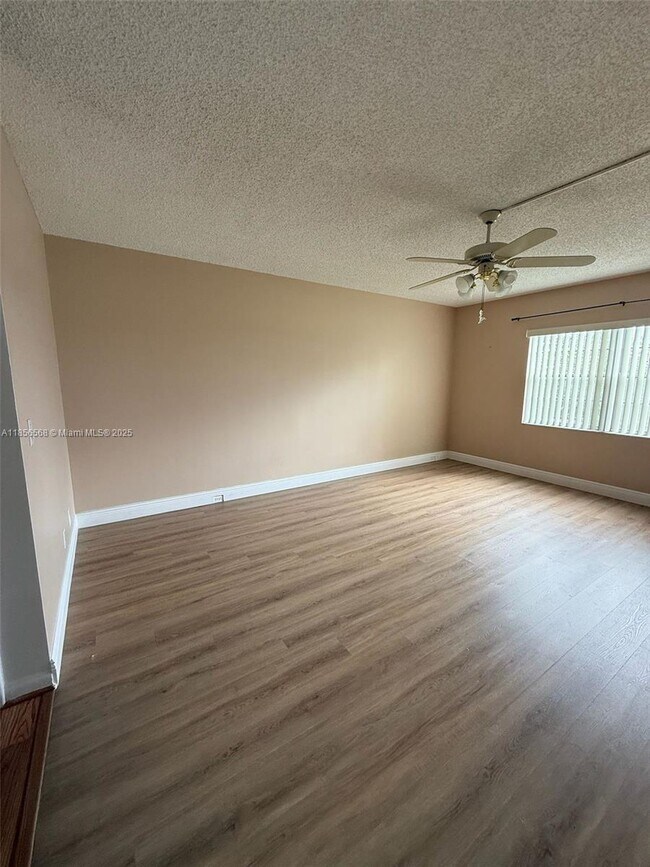 Foto del edificio - 1300 SW 125th Ave