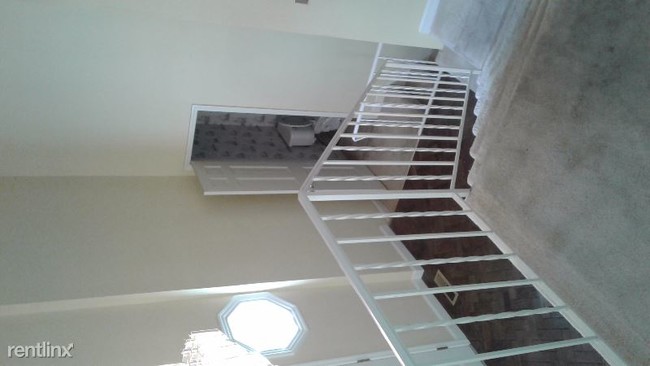 Foto del edificio - 6265 Fairview Rd