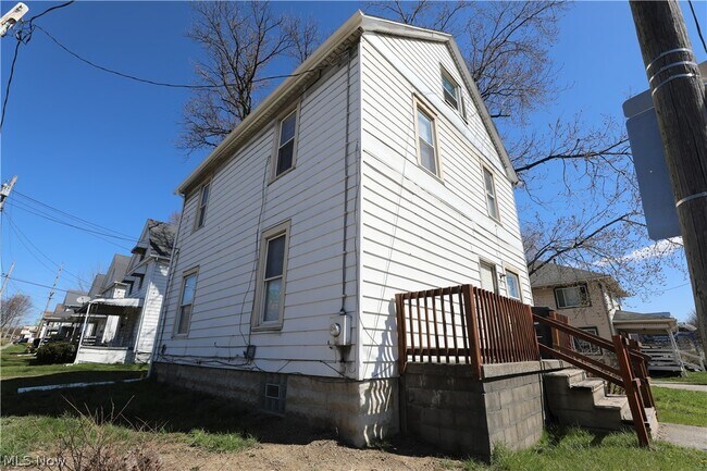 Building Photo - 559 E Exchange St