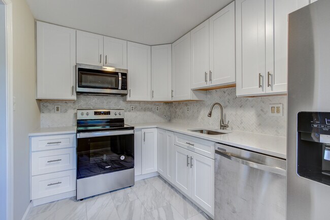 Foto del edificio - 6730 Offutt Ln