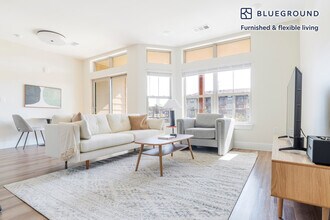 Building Photo - 1501 W Howard Ln