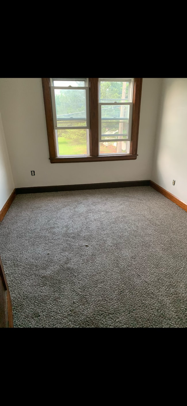 Building Photo - 3229 Lake Ave