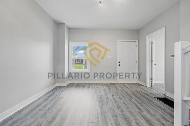 Building Photo - $500 OFF MOVE-IN SPECIAL!! 3 Bedroom, 1 Bathroom Cottage with Custom Finishes and Small Loft, Ava...