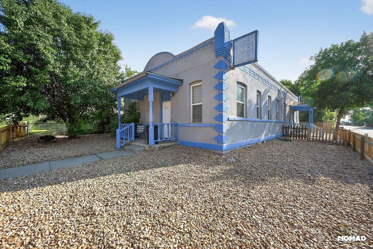 Foto principal - 2500 Eaton St