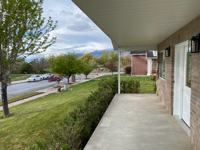 Building Photo - 2265 S Linda Wy