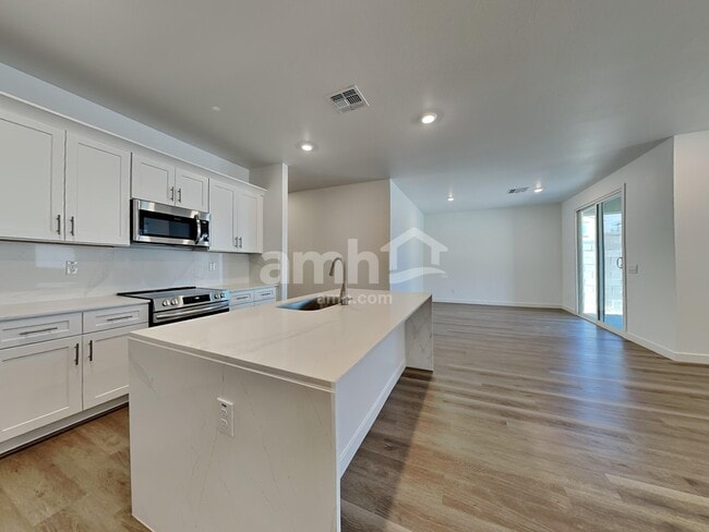 Building Photo - 20177 W Thomas Rd