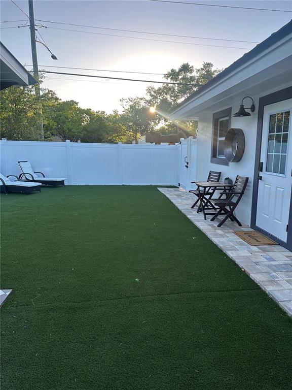 Building Photo - 905 Patricia Ave