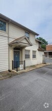Building Photo - 518 Bridge St