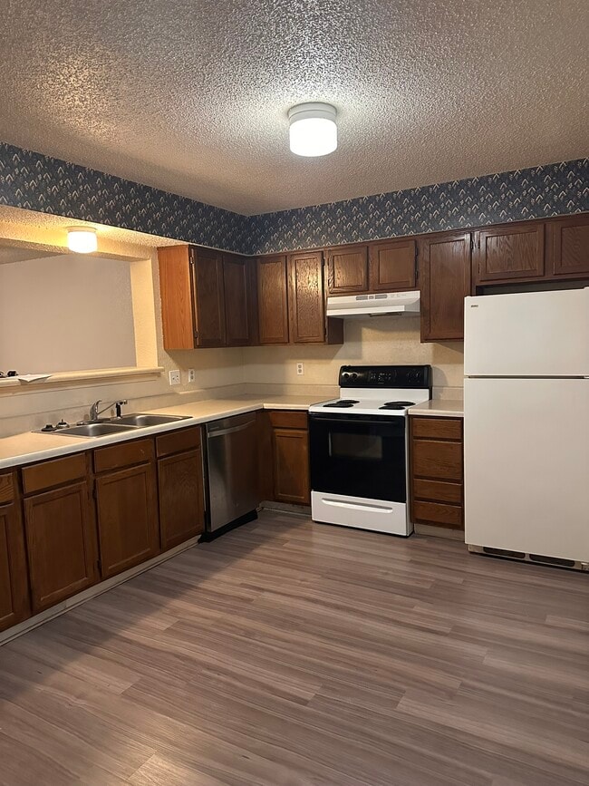 Building Photo - 623 Wolftrap Dr