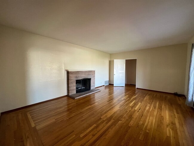 Building Photo - Large San Jose Home for Rent in desirable ...